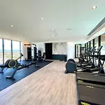 Luxury Ocean Skyline Stunner 2Beds Apt 33F