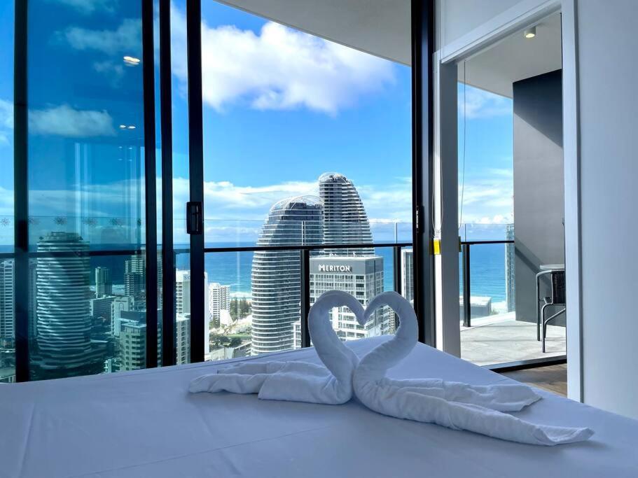 Luxury Ocean Skyline Stunner 2beds Apt 33f Apartment